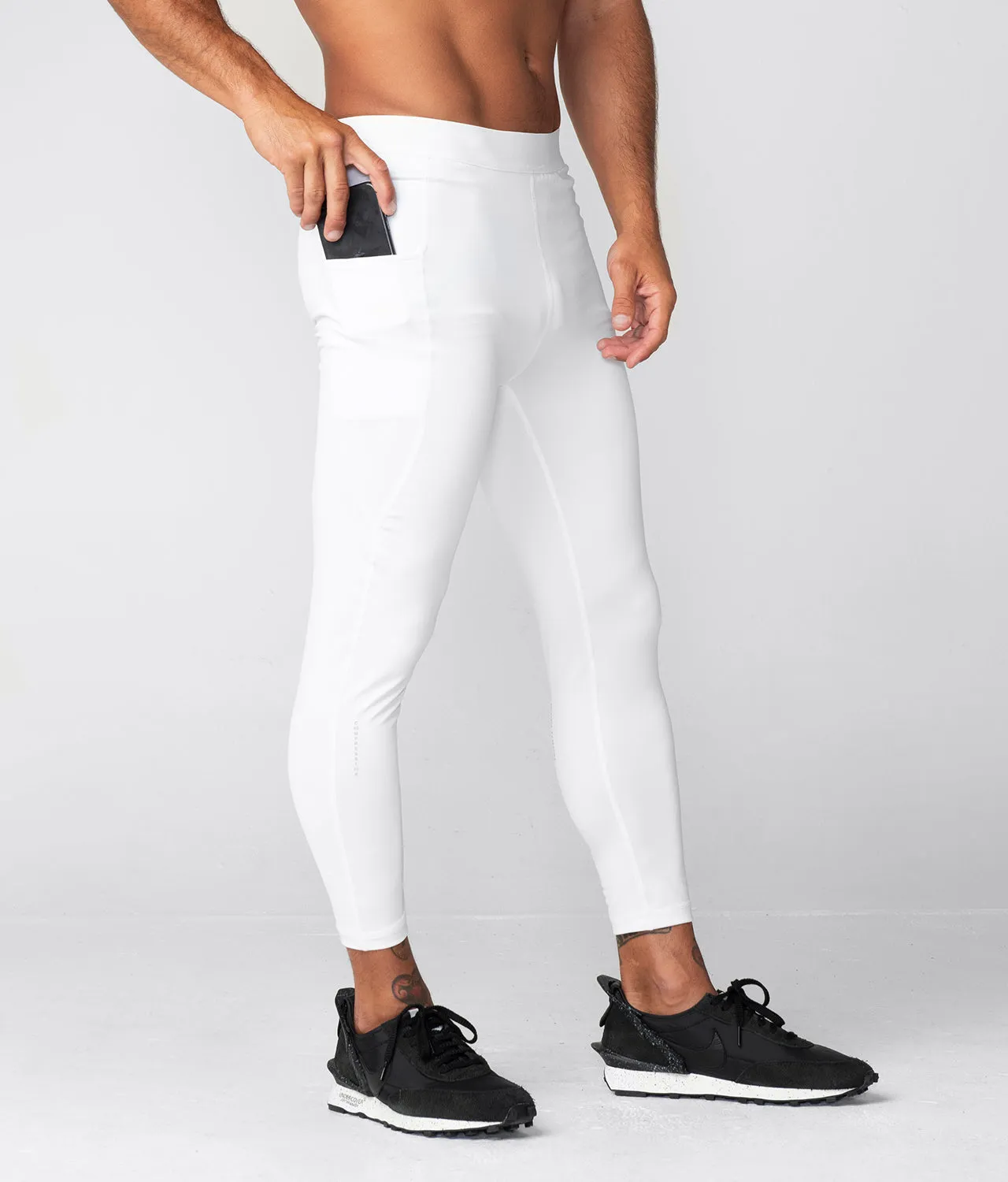 9500 . Compression Regular-Fit Pants - White