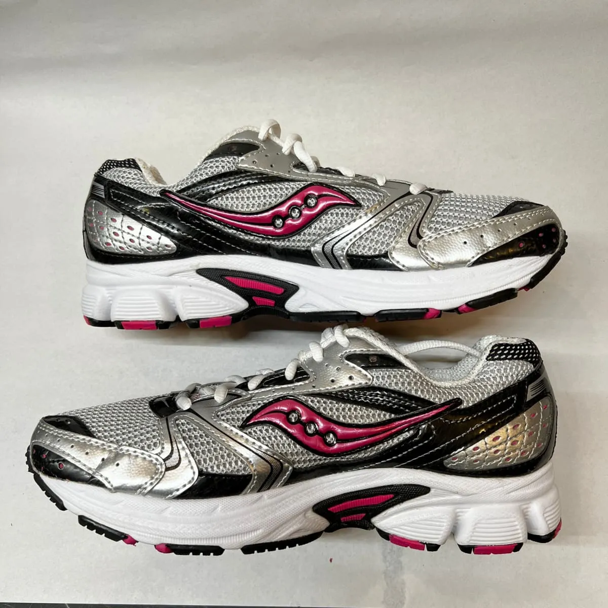 Saucony •Cohesion 5• Running Shoe • Silver/Black/Pink • 8.5 Wide - Preowned