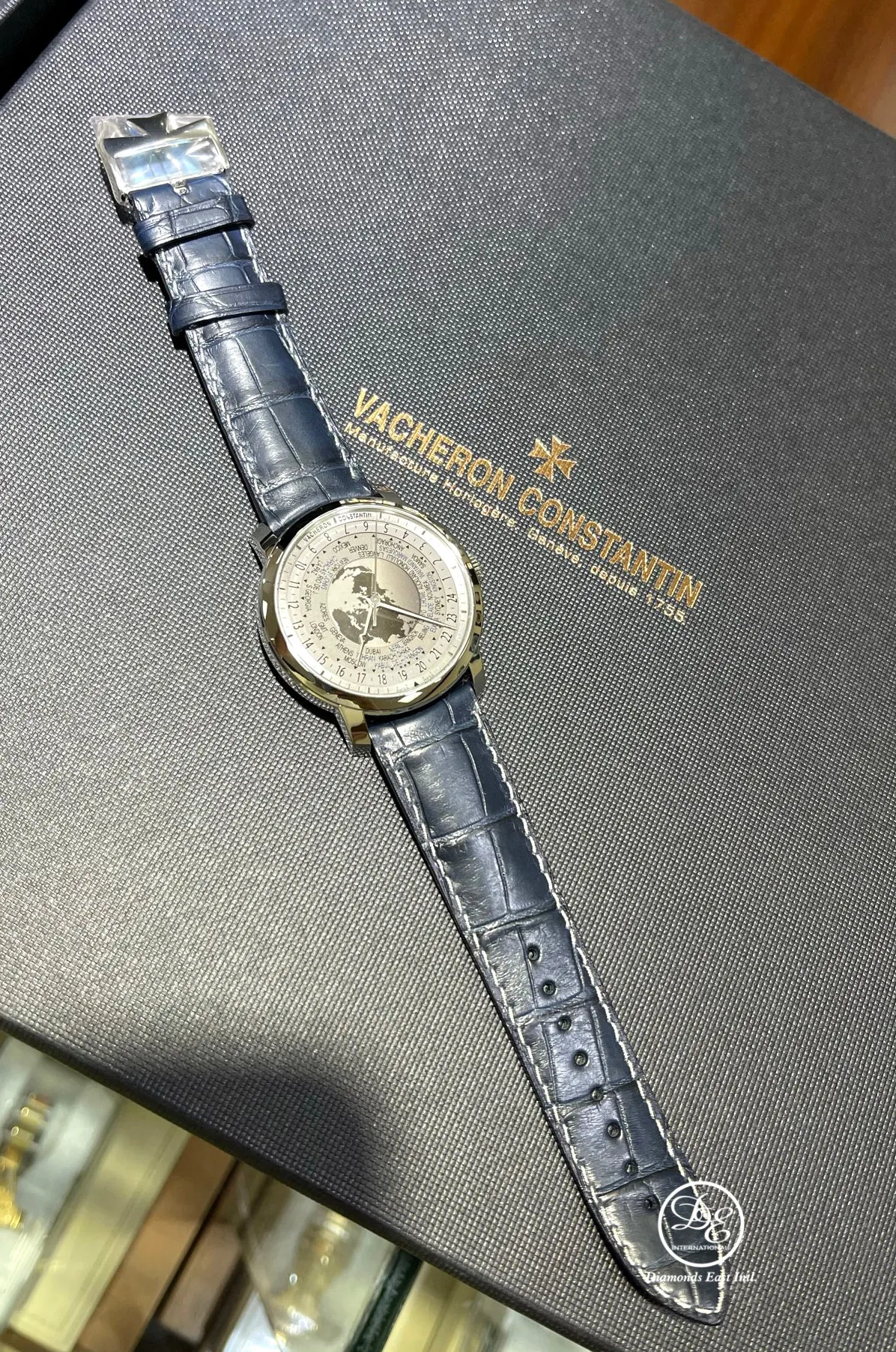 VACHERON CONSTANTIN Traditionnelle World Time Platinum LIMITED EDITION  86060/000p-9979 NEW